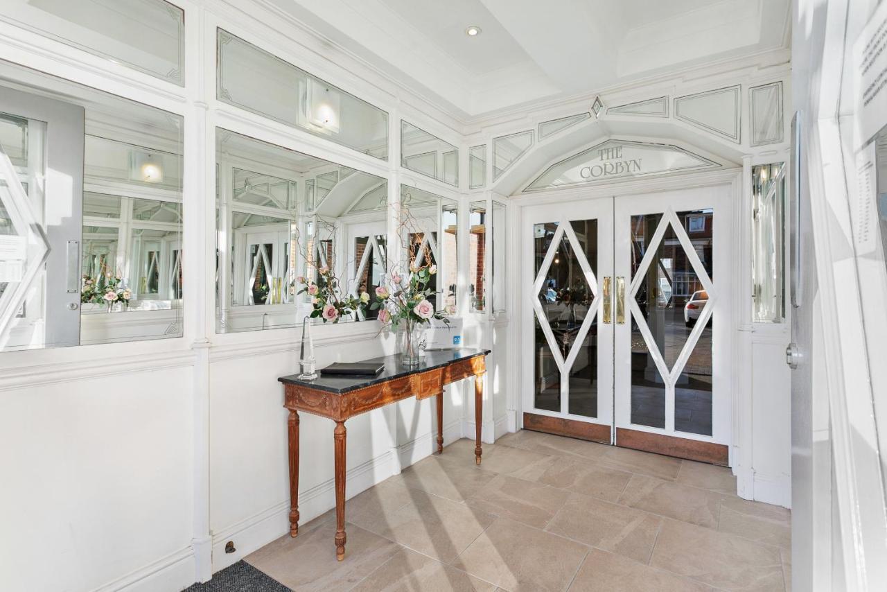 The Seaview Suites At The Corbyn Apartments ทอร์คิ ภายนอก รูปภาพ
