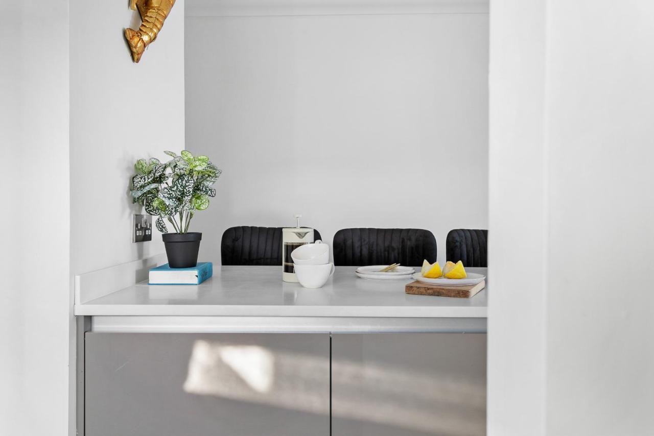 The Seaview Suites At The Corbyn Apartments ทอร์คิ ภายนอก รูปภาพ